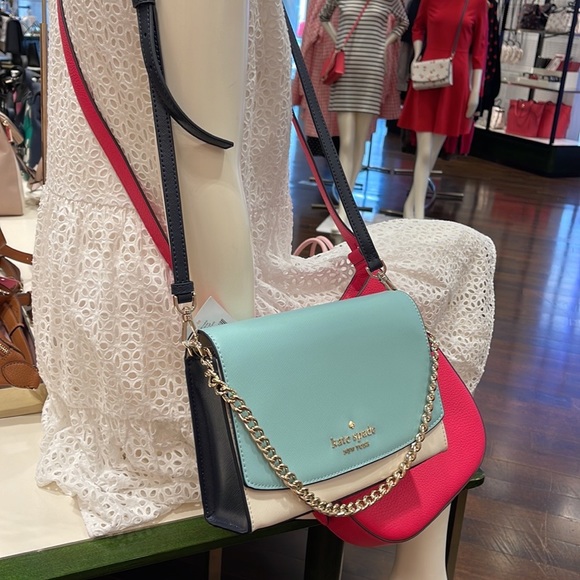 Kate Spade carson convertible crossbody
POOLSIDE MULTI - Picture 10 of 16